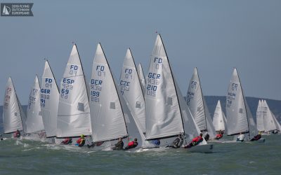 A Majthényi-Domokos páros öt futam után átvette a vezetést a balatonföldvári Repülő Hollandi Európa-bajnokságon