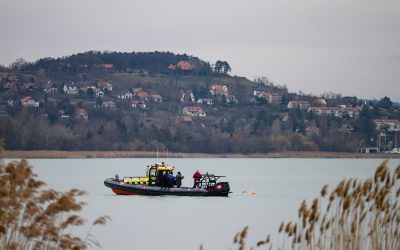 Téli Balaton-átúszás – Az összes versenyző beért Tihanyba