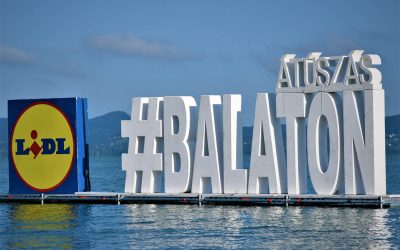 Elhalasztották a Balaton-átúszást